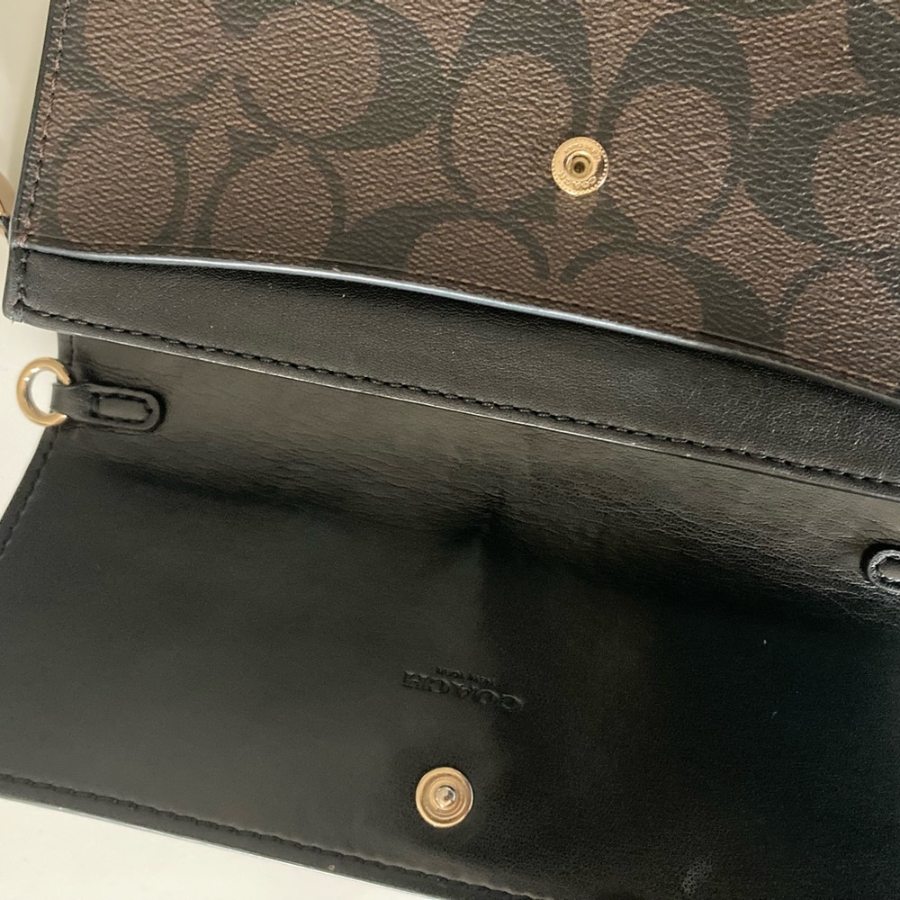 COACH FOLDOVER SIGNATURE COLORBLOCK WRISTLET - Picture 11 of 13